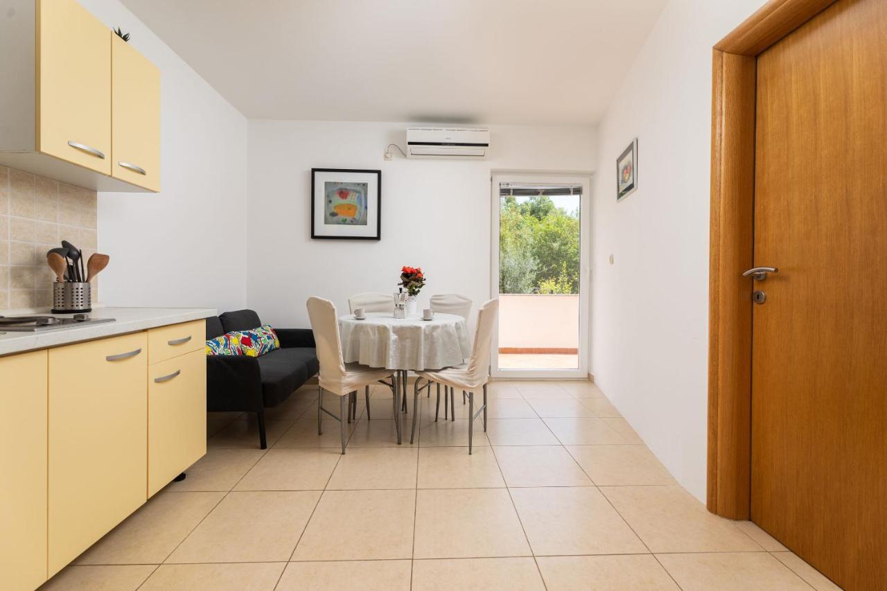 Apartment Mia Čižići Buitenkant foto