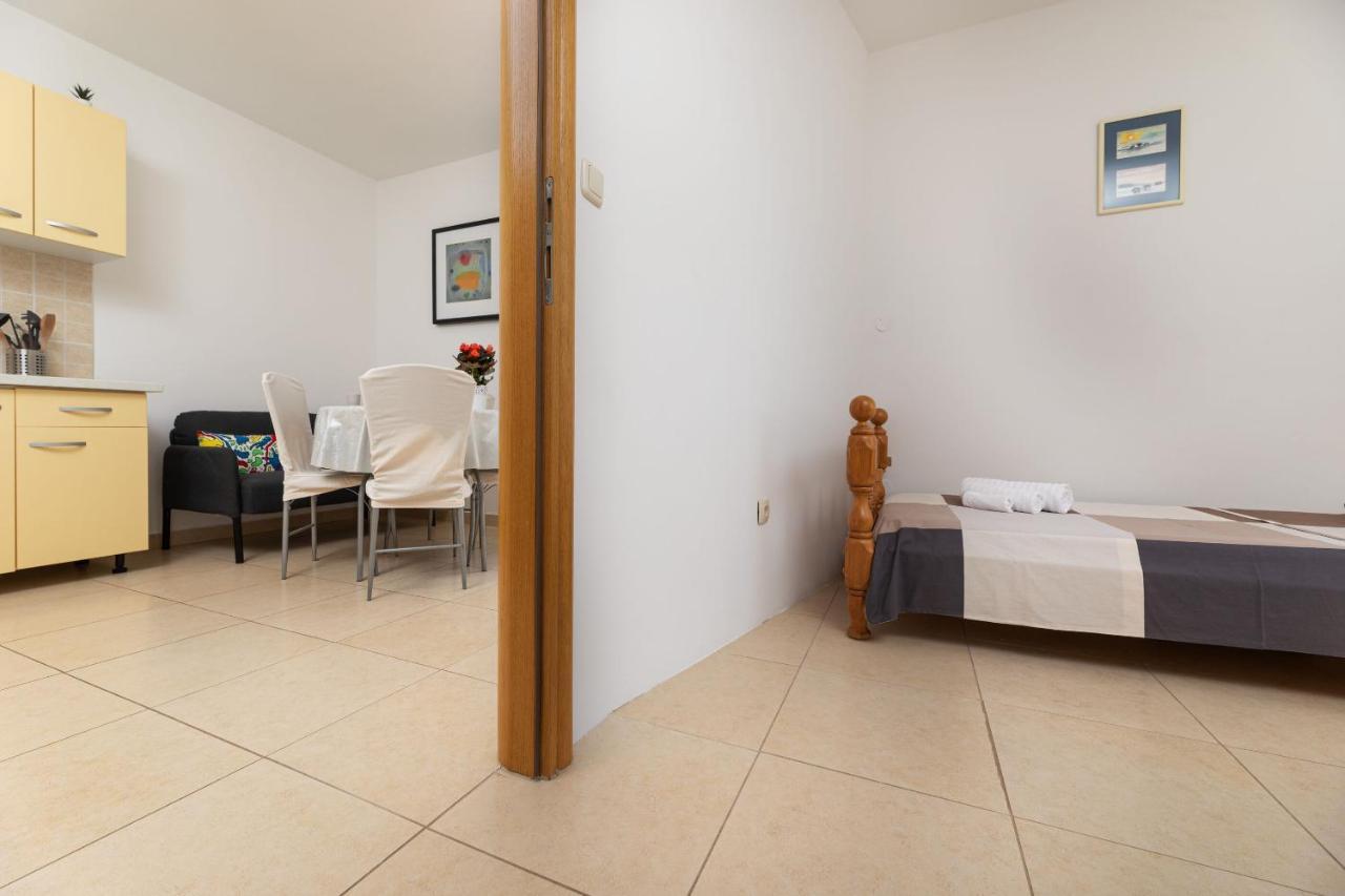 Apartment Mia Čižići Buitenkant foto